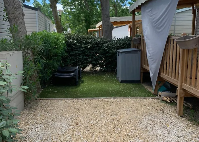 Camping Les Sables Du Midi *